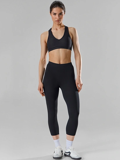 картинка Легинсы спортивные женские черные от магазина стильной одежды Mark Formelle