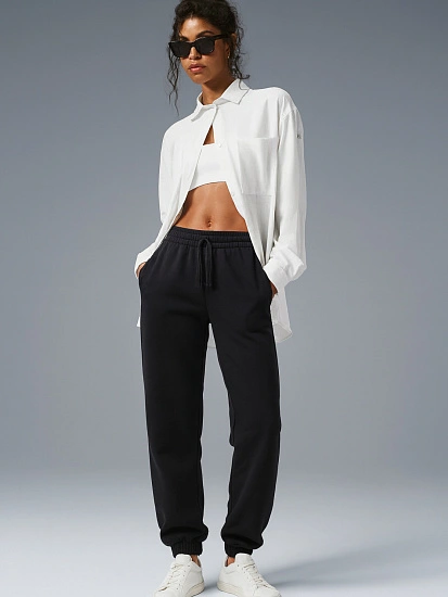 картинка Теплые брюки женские черные с начесом от магазина стильной одежды Mark Formelle