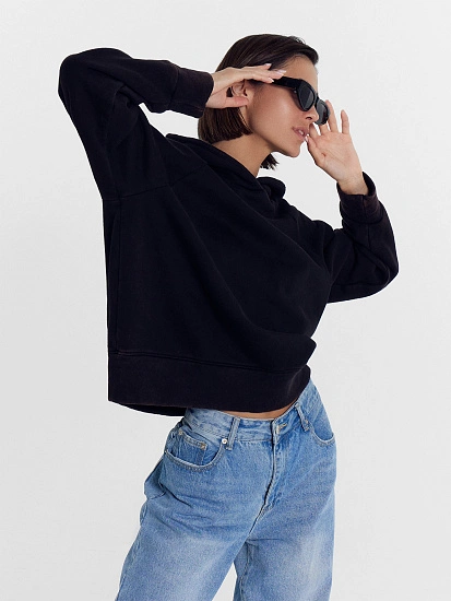 картинка Худи оверсайз женское черное с начесом от магазина стильной одежды Mark Formelle
