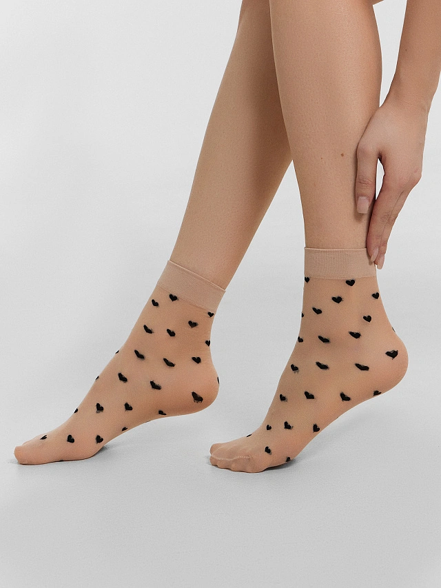 Женские высокие полиамидные носки в сердечко - 4