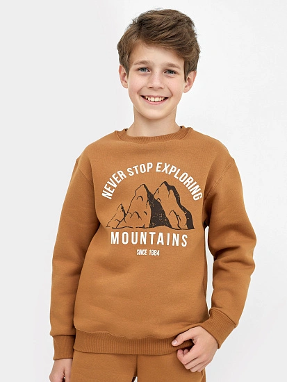 картинка Теплый свободный джемпер песочного цвета для мальчиков от магазина одежды для мальчиков от бренда Mark Formelle