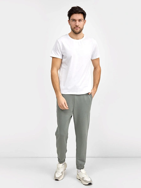 картинка Теплые брюки-джоггеры свободного силуэта в цвете "хаки" от магазина мужской одежды Mark Formelle