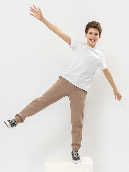 картинка Брюки для мальчиков теплые коричневые  от магазина одежды для мальчиков от бренда Mark Formelle