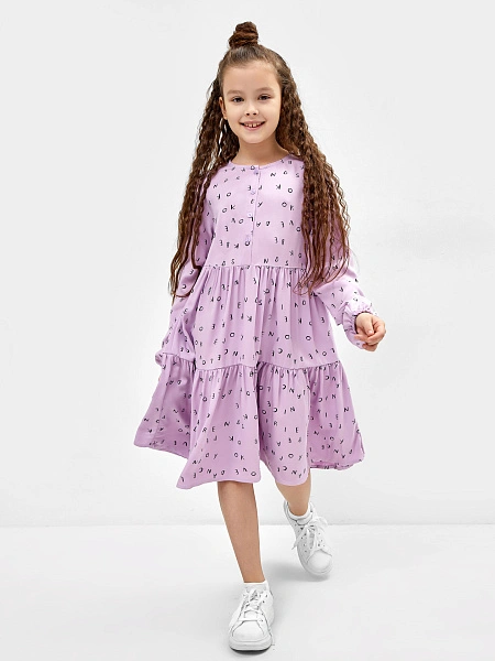 картинка Платье для девочек из вискозы в лавандовом оттенке с принтом в виде букв от известного бренда одежды для девочек Mark Formelle