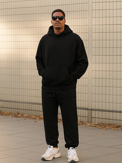 картинка Теплый комплект мужской черный из футера с начесом от магазина мужской одежды Mark Formelle