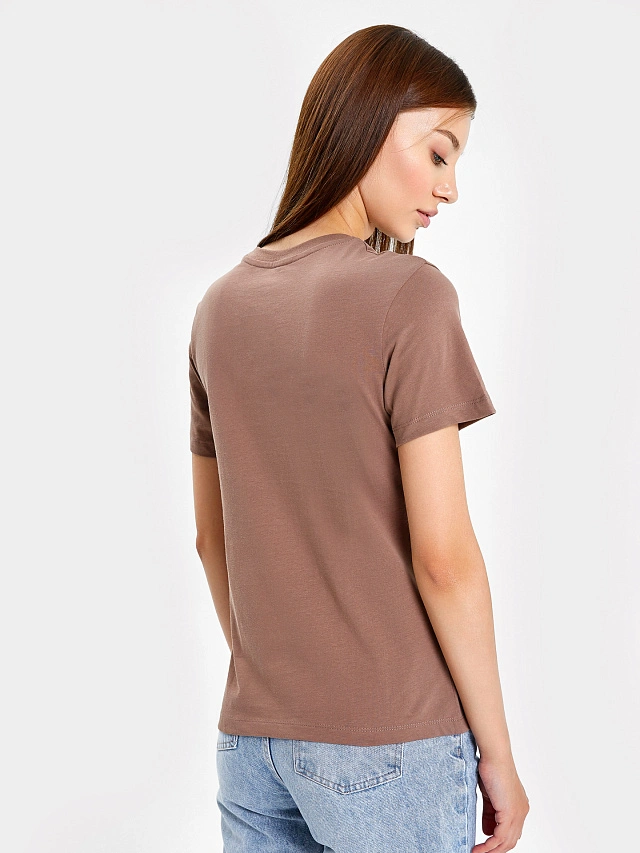 Футболка женская в бежевом оттенке - 3