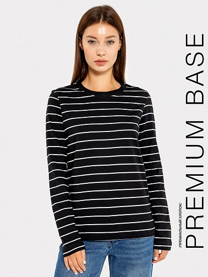 картинка Джемпер женский в бело-черную полоску от магазина стильной одежды Mark Formelle