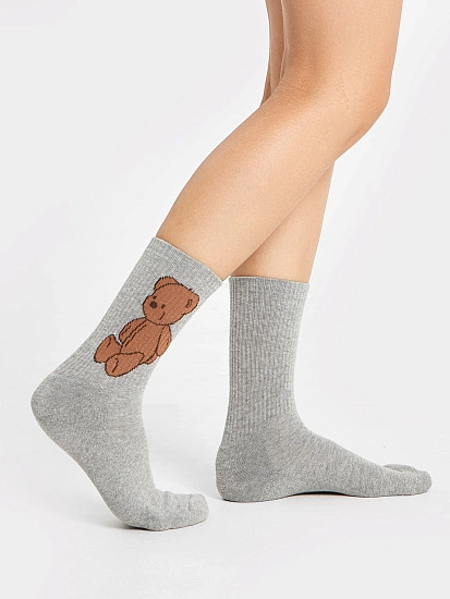 картинка Носки женские серые с рисунком в виде медведей от магазина стильной одежды Mark Formelle