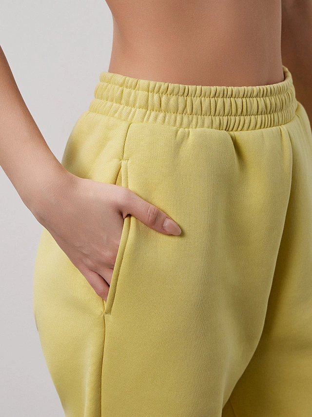 Теплые брюки женские желтые - 9
