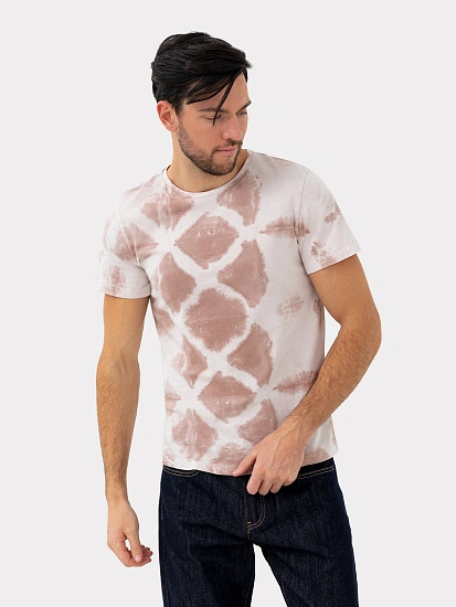 картинка Футболка мужская коричневая в технике тай-дай от магазина мужской одежды Mark Formelle