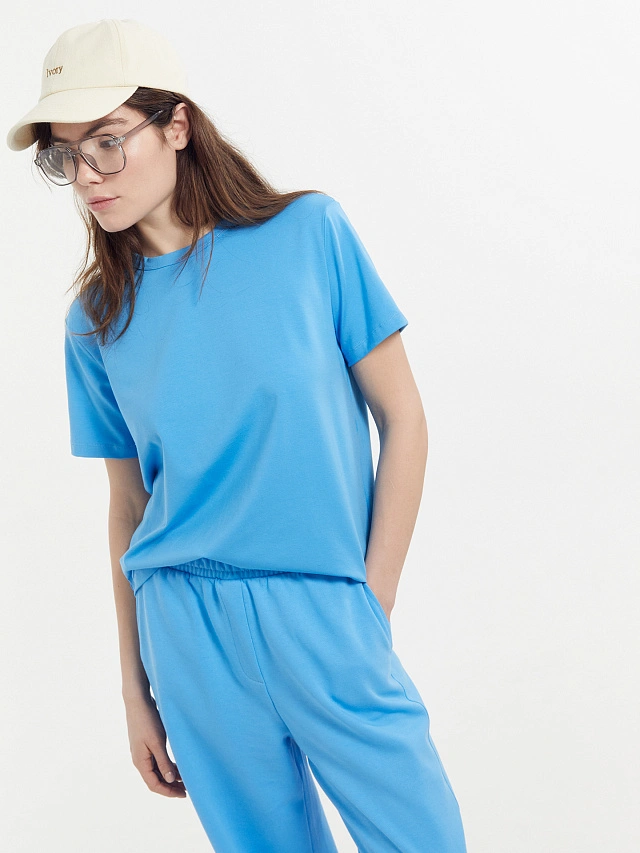 Футболка женская в лазурно-голубом цвете - 7