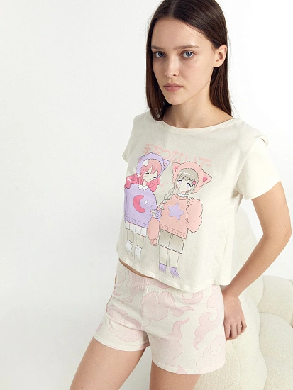 картинка Комплект женский (джемпер, шорты) песочно-белый с принтом "облака" от магазина стильной одежды Mark Formelle