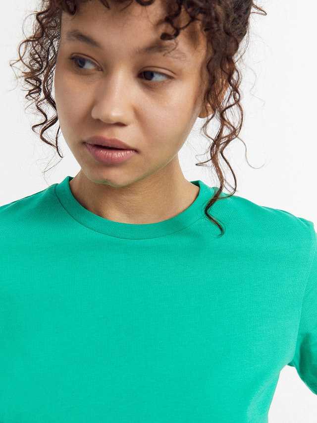 Футболка женская в зеленом цвете - 5