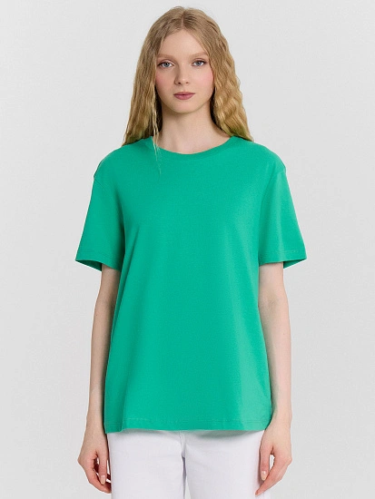 картинка Футболка женская в зеленом цвете от магазина стильной одежды Mark Formelle