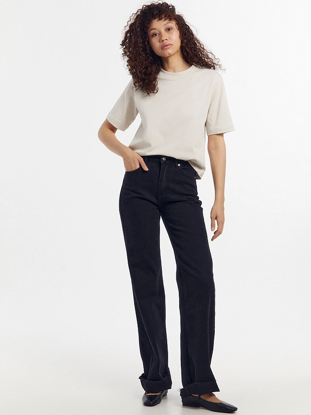 Футболка женская в бежевом цвете - 3