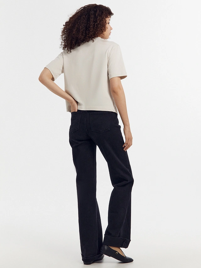 Футболка женская в бежевом цвете - 4