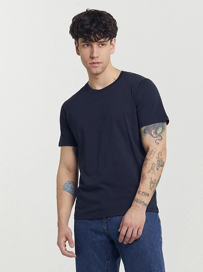 картинка Футболка мужская в синем цвете от магазина мужской одежды Mark Formelle