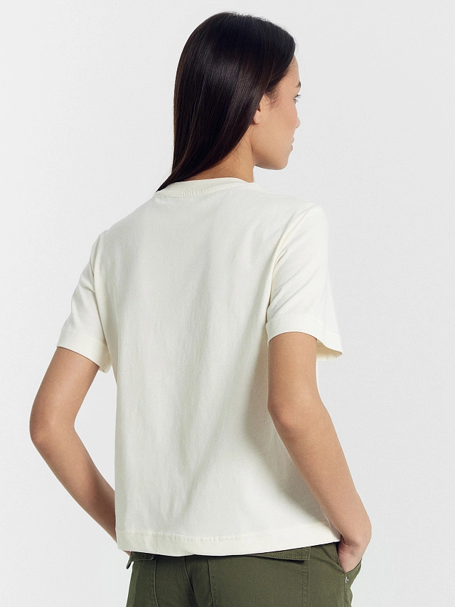 Футболка женская в белом цвете - 2