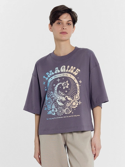 картинка Футболка женская серая с печатью от магазина стильной одежды Mark Formelle