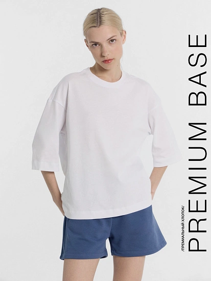 картинка Футболка женская в белом цвете  от магазина стильной одежды Mark Formelle