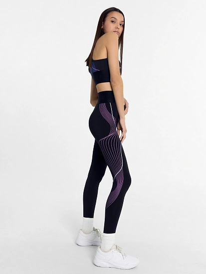 картинка Брюки (легинсы) женские черные с печатью от магазина стильной одежды Mark Formelle