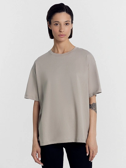 картинка Футболка женская в коричневом цвете  от магазина стильной одежды Mark Formelle