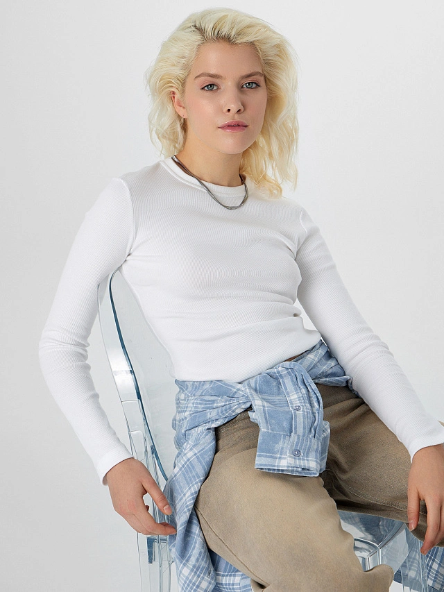 Джемпер женский в белом цвете - 5