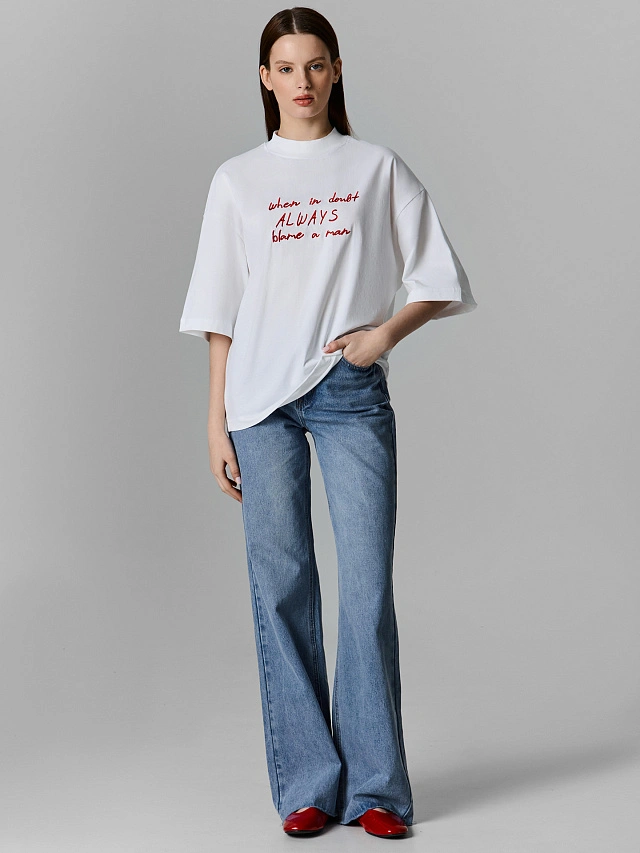 Футболка женская с вышивкой "When in doubt always blame a man" - 3