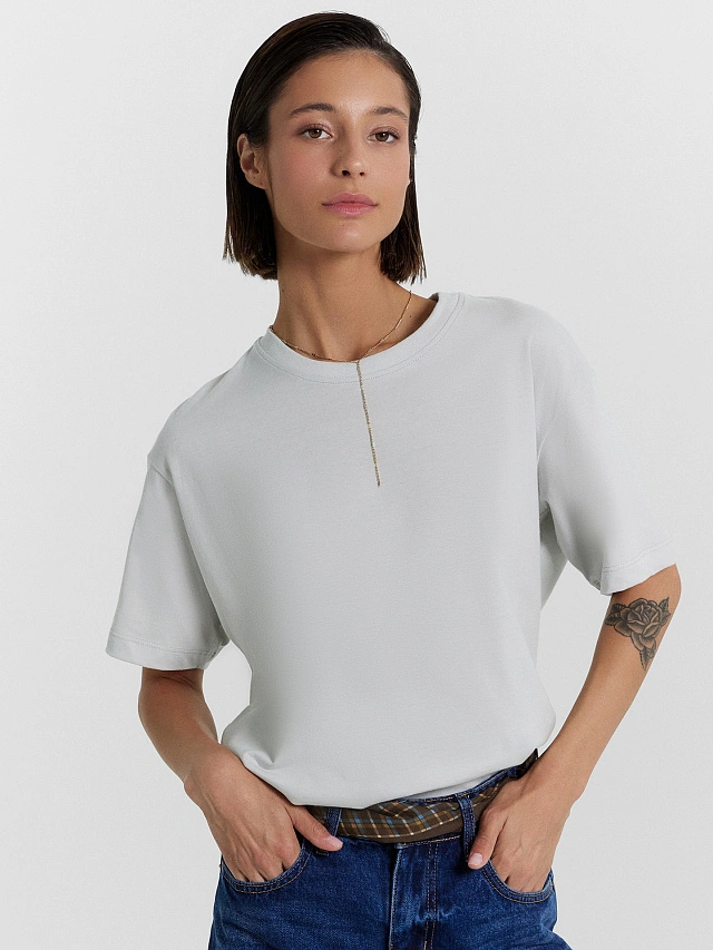 Футболка женская в сером цвете - 5