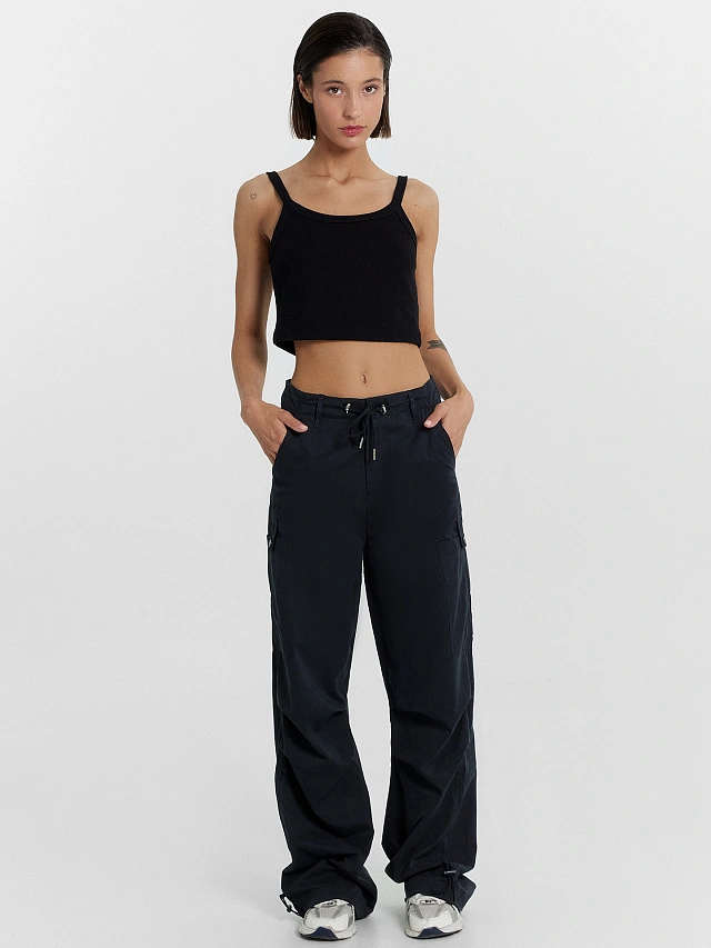 Брюки женские в черном цвете - 3