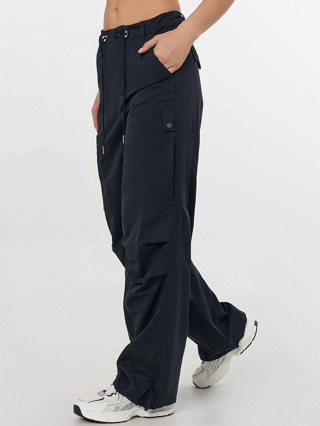 Брюки женские в черном цвете - 4