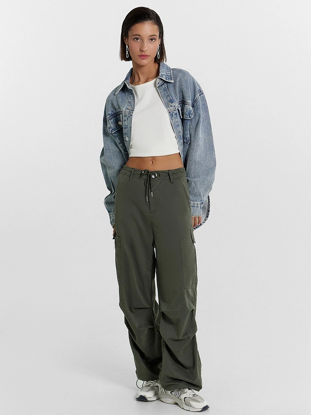 Брюки женские в цвете темный хаки - 11