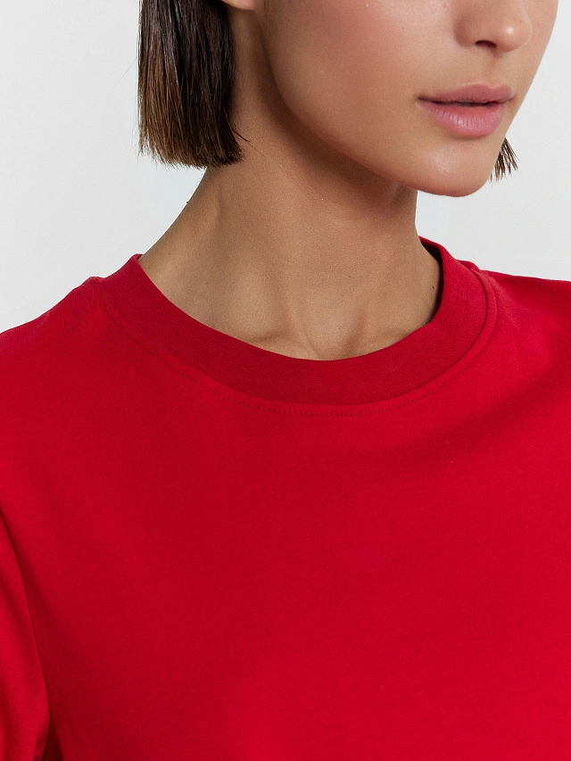 Футболка женская в красном цвете - 4