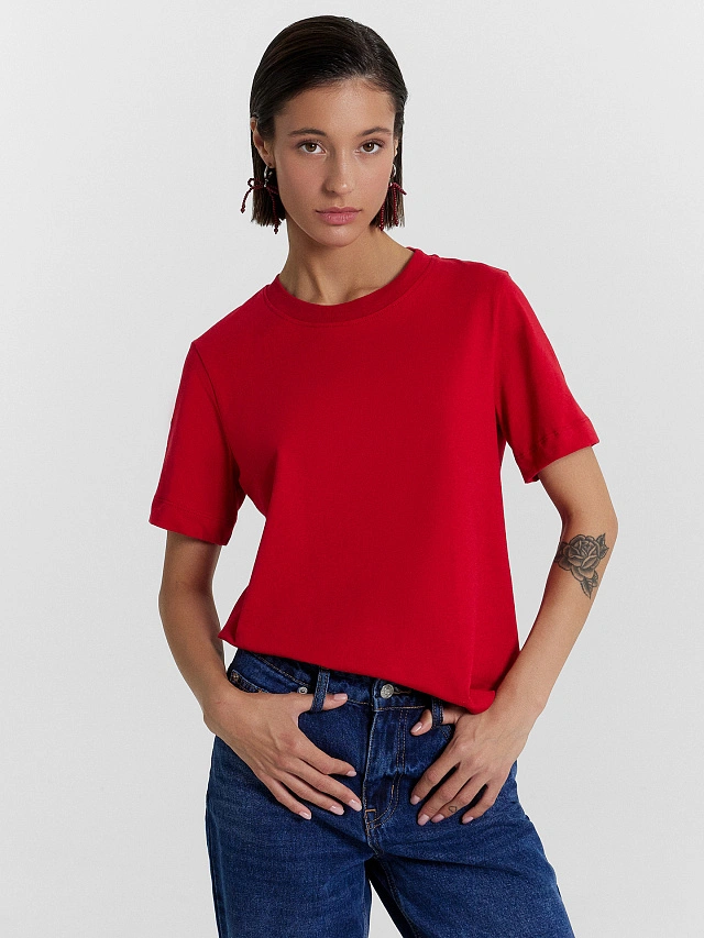Футболка женская в красном цвете - 5