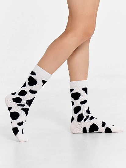 картинка Носки женские бело-черные с анималистичным принтом  от магазина стильной одежды Mark Formelle