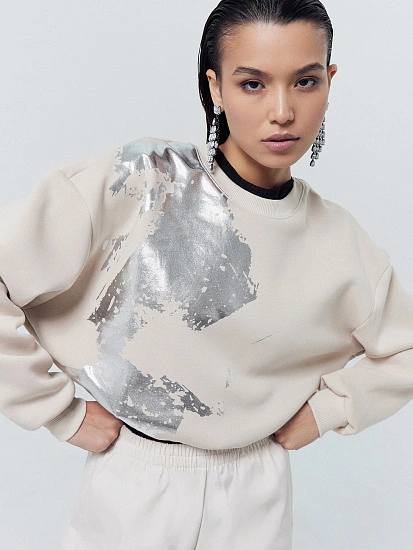 картинка Джемпер женский бежевый с печатью  от магазина стильной одежды Mark Formelle