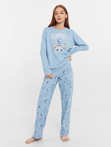 Комплект женский (джемпер, брюки) туманно-голубой с принтом в виде инь и янь