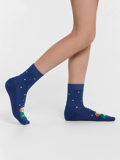 картинка Носки детские новогодние синие с рисунком в виде медведя от известного бренда одежды для девочек Mark Formelle