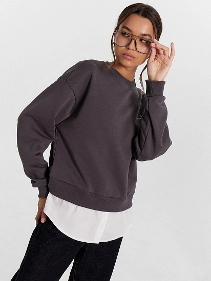 картинка Свитшот женский серый с надписью на груди от магазина стильной одежды Mark Formelle