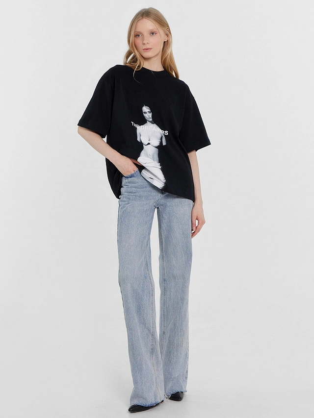 Футболка женская черная с принтом - 3