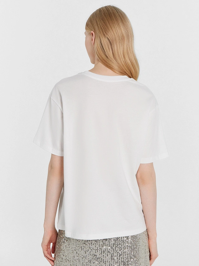 Футболка женская белая с принтом и надписью "Party Queen" - 4