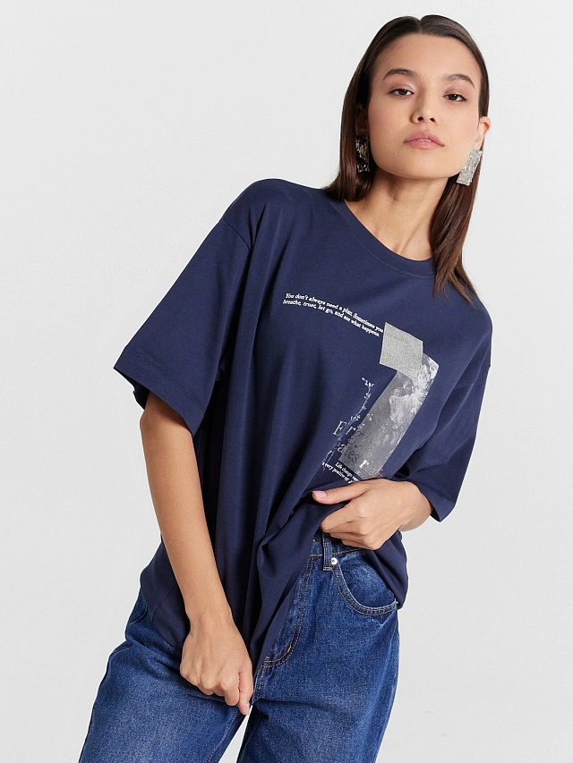 Футболка женская синяя с принтом "Energy creates reality" - 6