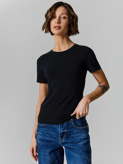 картинка Футболка женская черная  от магазина стильной одежды Mark Formelle