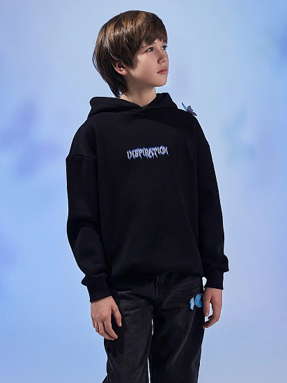 картинка Худи для мальчиков черное с принтом "Inspiration" от магазина одежды для мальчиков от бренда Mark Formelle