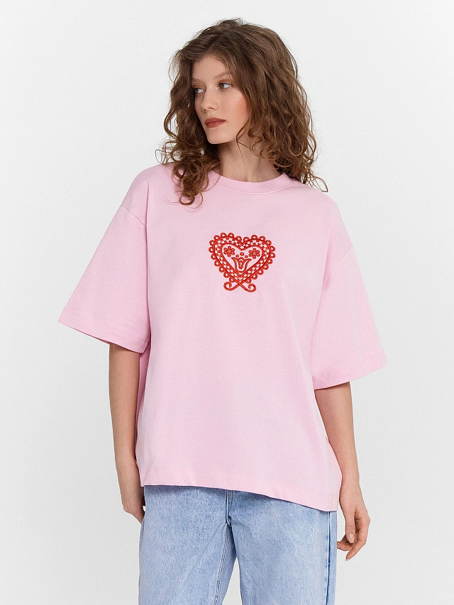 Футболка женская розовая с вышивкой в виде сердца - 2