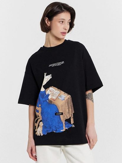 картинка Футболка женская черная с принтом и надписью "удивительно как много дел можно сделать..." от магазина стильной одежды Mark Formelle