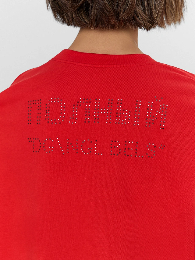 Футболка женская красная с надписью из страз - 6
