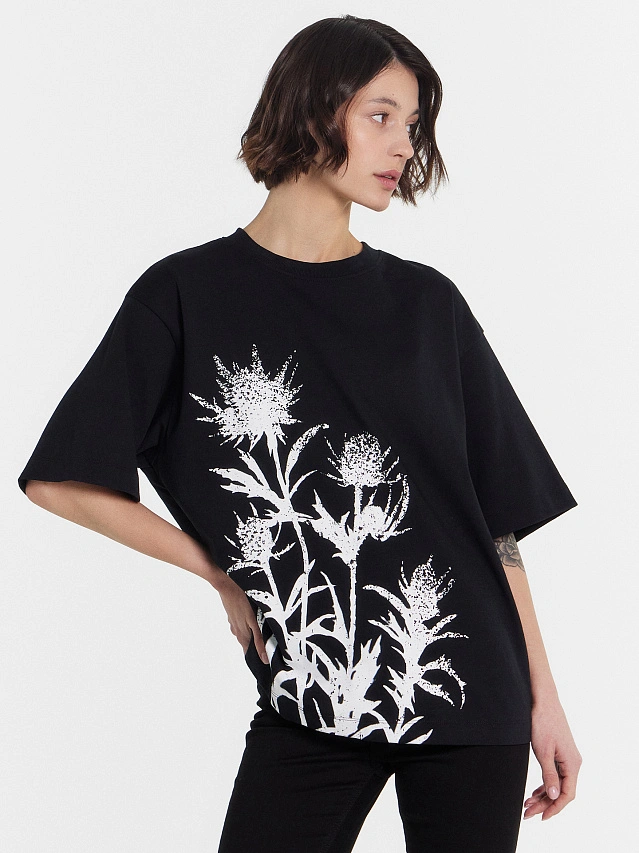 Футболка женская черная с принтом - 6