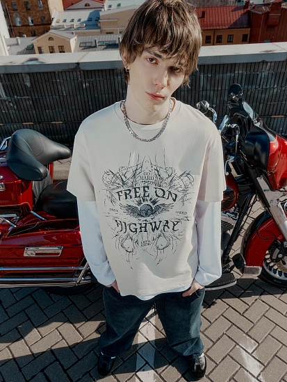 картинка Футболка мужская кремовая с принтом  от магазина мужской одежды Mark Formelle