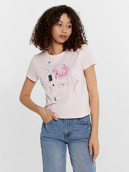 картинка Футболка женская розовая с принтом  от магазина стильной одежды Mark Formelle